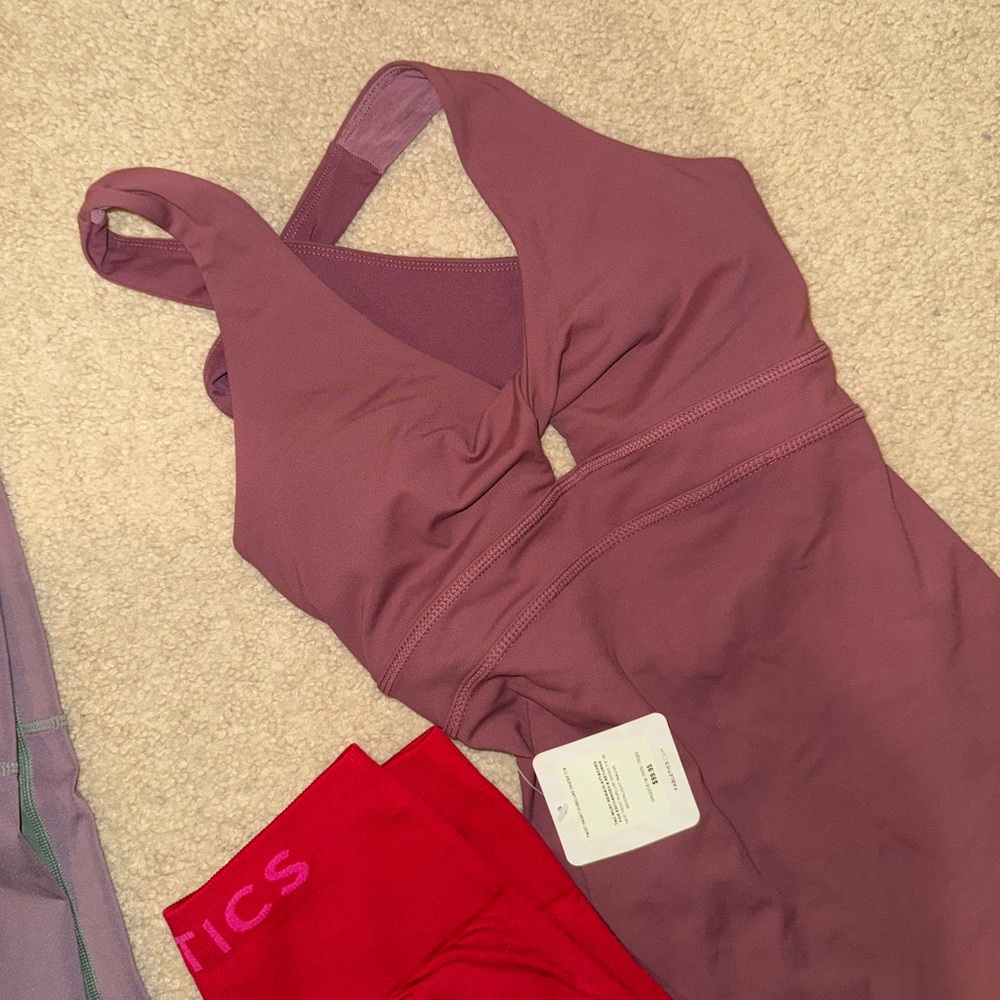 Workout clothing bundle - Picture 5 of 6